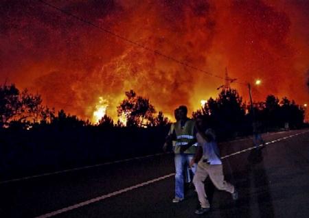 Les pompiers Portugais mobilisés sur le front des incendies